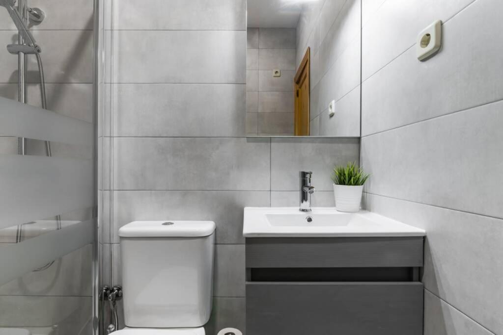 Coqueto Piso En Madrid/Atocha. 4 Personas 2 Hab Appartement Buitenkant foto